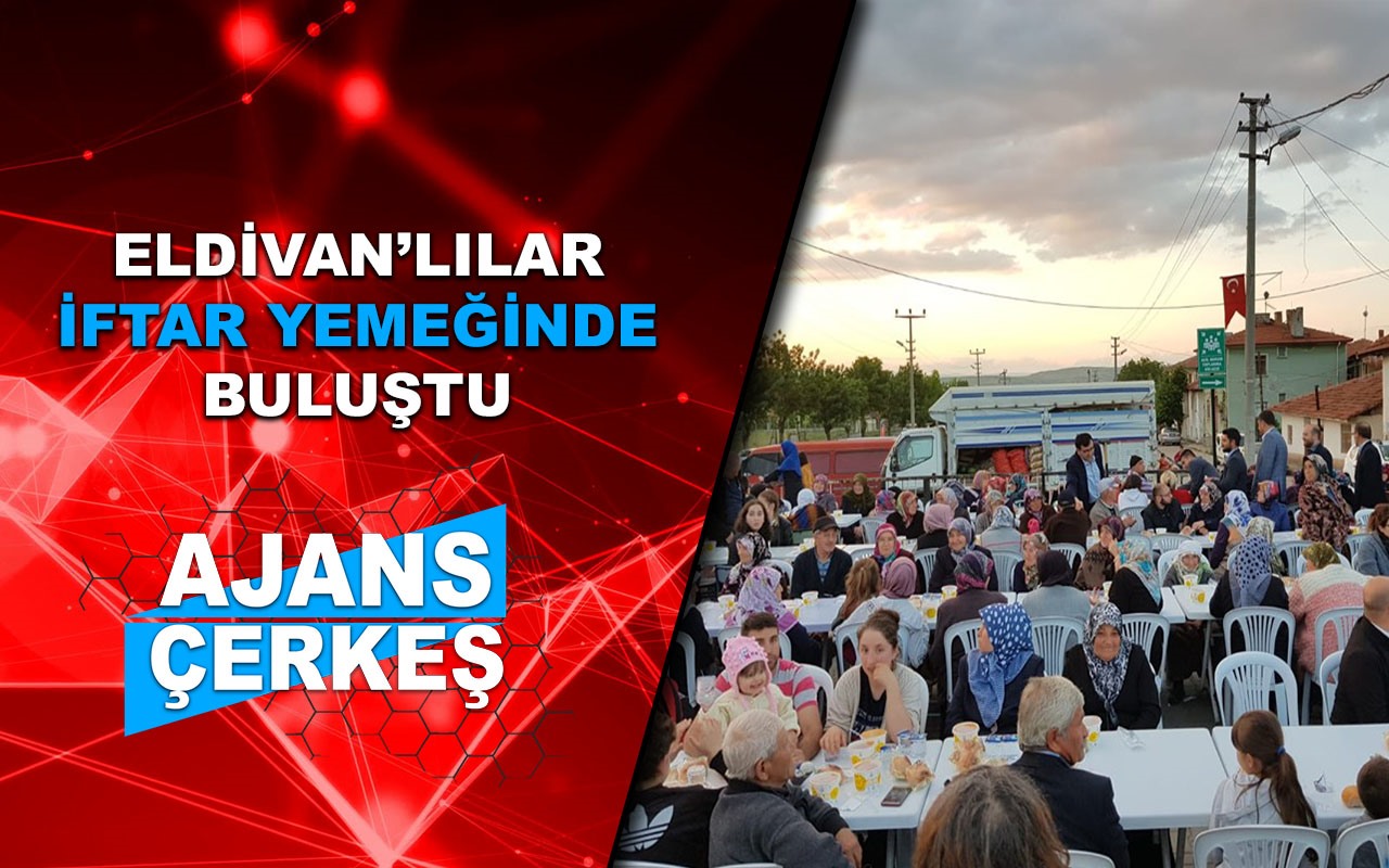 Yüzlerce Kişi Aynı Sofrada Orucunu Açtı